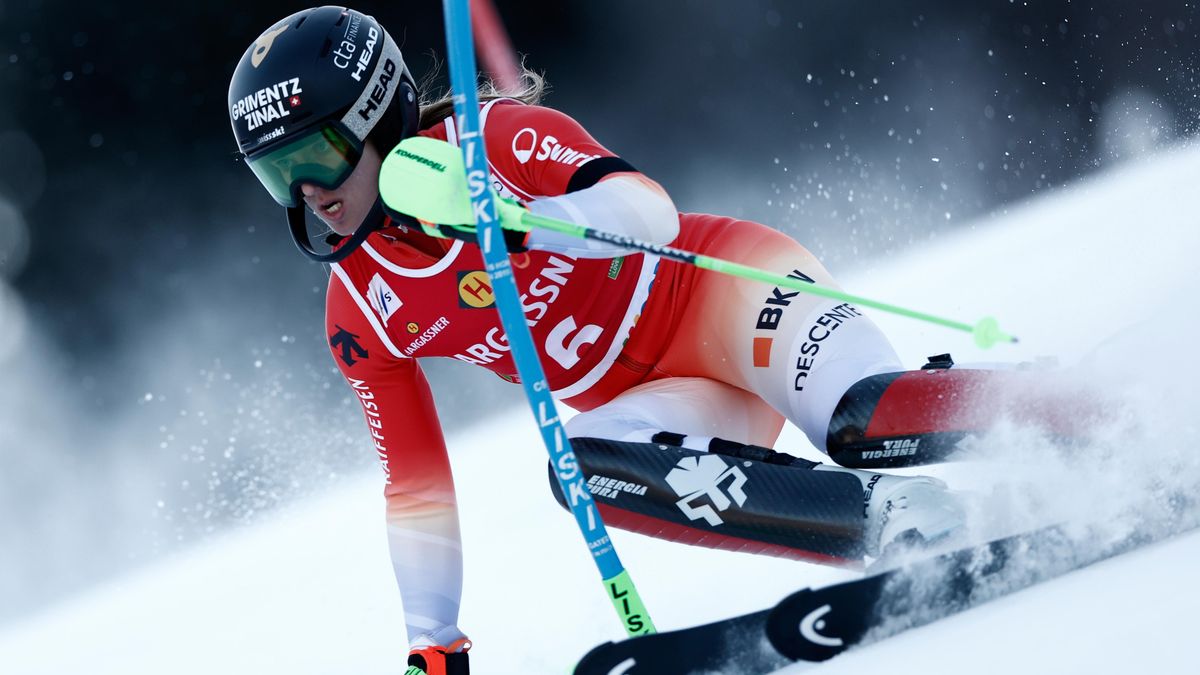Slalom v Kranjské Goře vede Rastová před Shiffrinovou, Dubovská nepostoupila